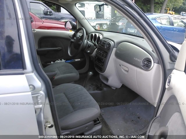 3C4FY48B82T272835 - 2002 CHRYSLER PT CRUISER CLASSIC 银色 照片 5