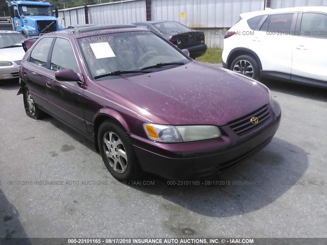 4T1BF28K7WU924568 - 1998 TOYOTA CAMRY CE/LE/XLE RED photo 1