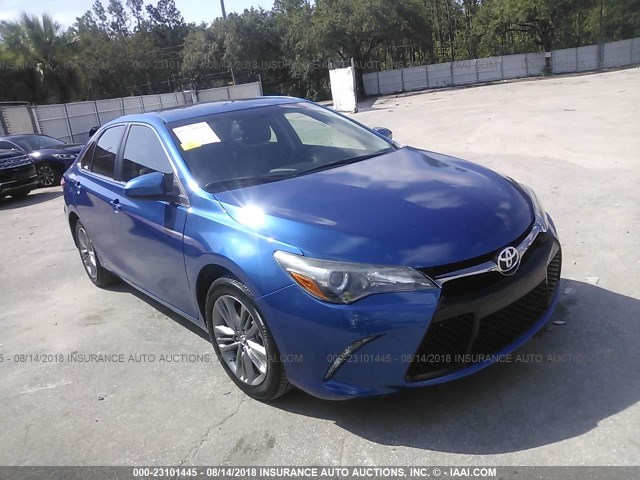 4T1BF1FK3HU696312 - 2017 TOYOTA CAMRY LE/XLE/SE/XSE BLUE photo 1