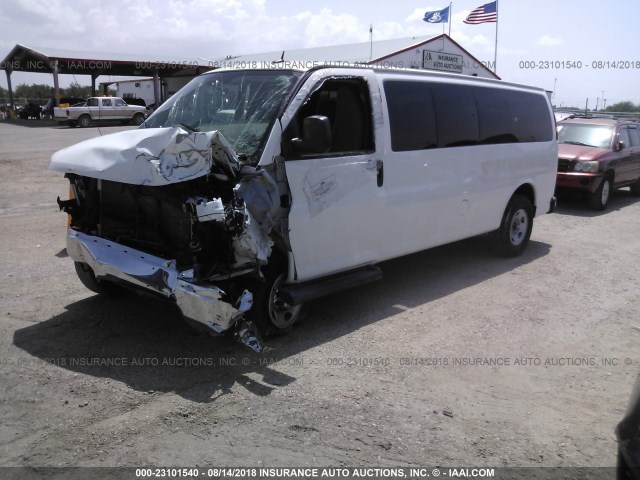 1GBZG1FG7E1162565 - 2014 CHEVROLET EXPRESS G3500 LT WHITE photo 2