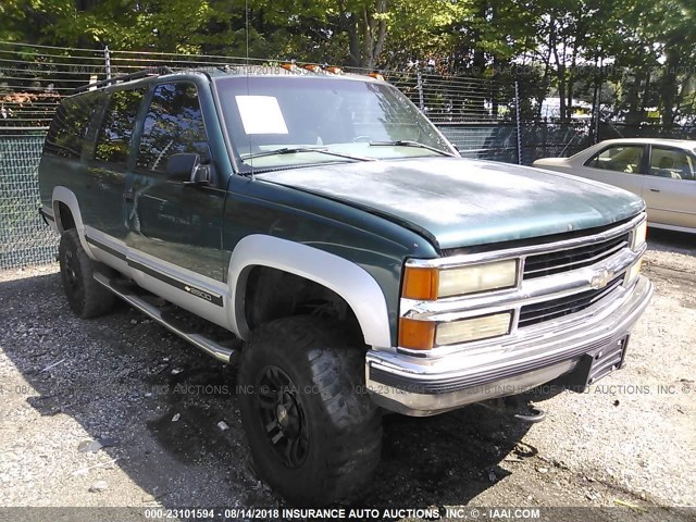 1GNGK26J1VJ338441 - 1997 CHEVROLET SUBURBAN K2500 GREEN photo 1