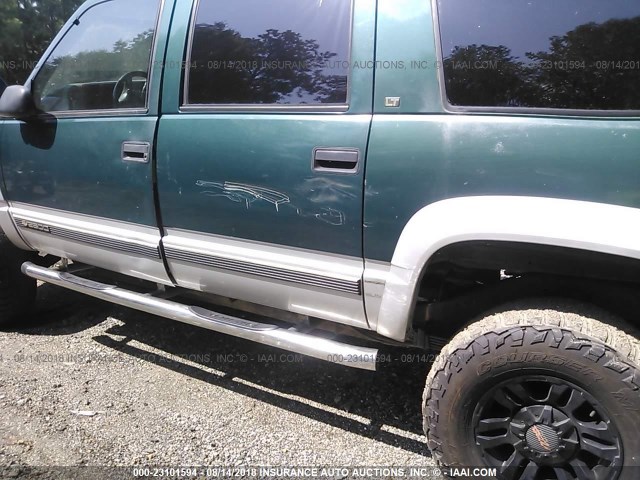 1GNGK26J1VJ338441 - 1997 CHEVROLET SUBURBAN K2500 GREEN photo 6