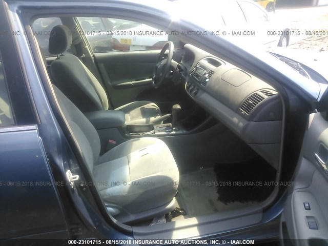 4T1BE32K12U581297 - 2002 TOYOTA CAMRY LE/XLE/SE Mavi foto 5