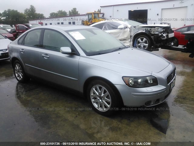 YV1MS682962159062 - 2006 VOLVO S40 T5 SILVER photo 1