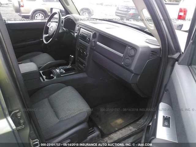 1J8HG48N98C128388 - 2008 JEEP COMMANDER SPORT GRAY photo 5