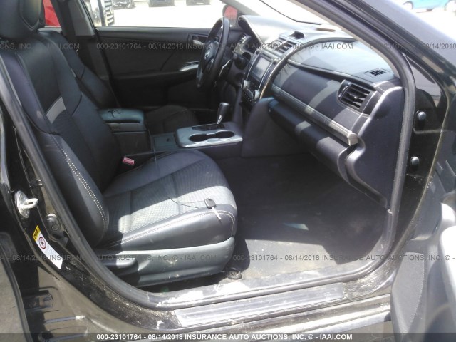4T1BF1FK0DU234221 - 2013 TOYOTA CAMRY L/SE/LE/XLE 黑色 照片 5