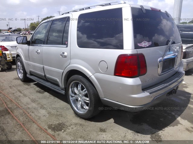 5LMFU28RX4LJ04652 - 2004 LINCOLN NAVIGATOR Gris photo 3