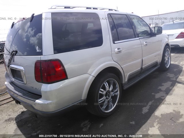 5LMFU28RX4LJ04652 - 2004 LINCOLN NAVIGATOR Gris photo 4
