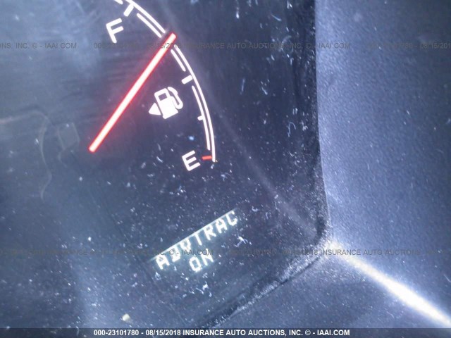 5LMFU28RX4LJ04652 - 2004 LINCOLN NAVIGATOR Gris photo 7