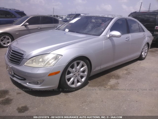 WDDNG86X18A168312 - 2008 MERCEDES-BENZ S 550 4MATIC SILVER photo 2