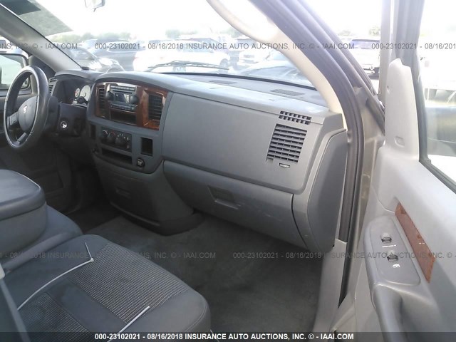 3D7KR28C66G118038 - 2006 DODGE RAM 2500 ST/SLT 银色 照片 5