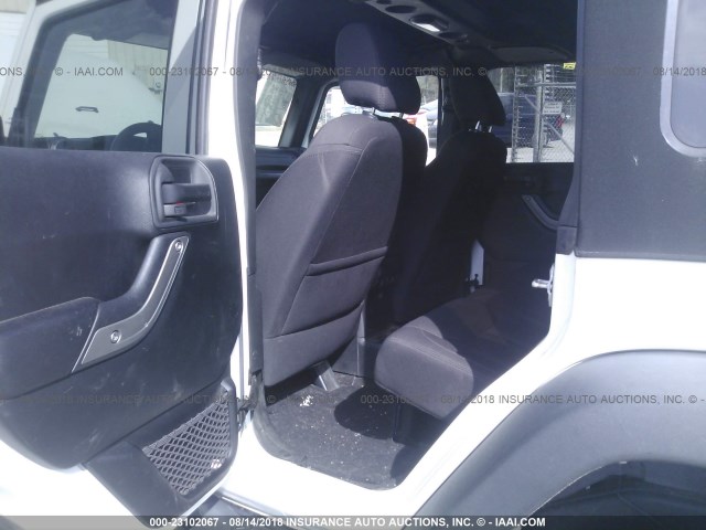 1C4BJWDG5FL510562 - 2015 JEEP WRANGLER UNLIMITE SPORT WHITE photo 8