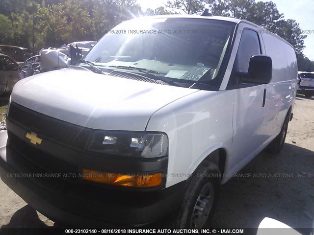 1GCWGAFP7J1320024 - 2018 CHEVROLET EXPRESS G2500  WHITE photo 2