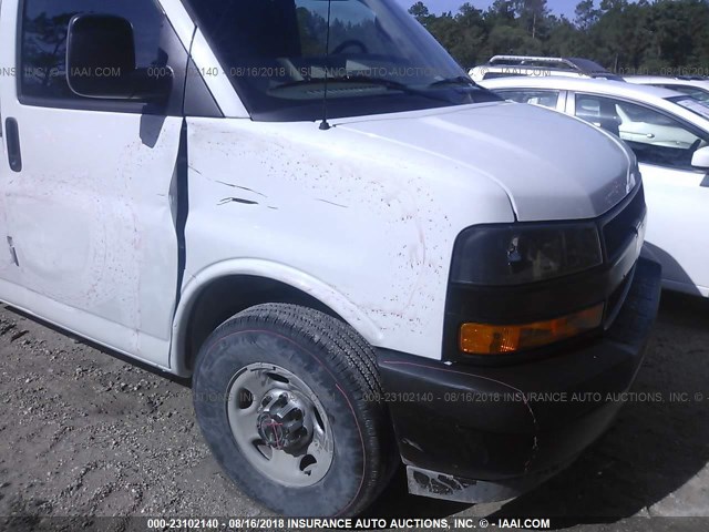 1GCWGAFP7J1320024 - 2018 CHEVROLET EXPRESS G2500  WHITE photo 6