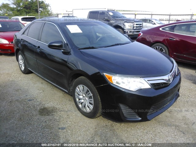 4T4BF1FK8ER386321 - 2014 TOYOTA CAMRY L/SE/LE/XLE 灰色 照片 1