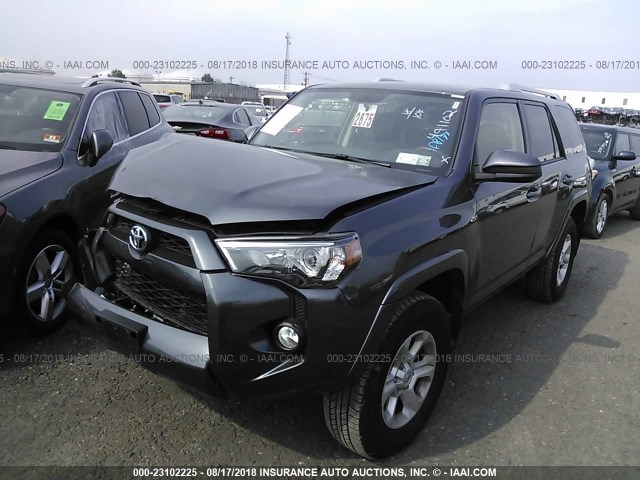 JTEBU5JR6J5491102 - 2018 TOYOTA 4RUNNER SR5 PREM/LTDL/TRAIL/TRD GRAY photo 2