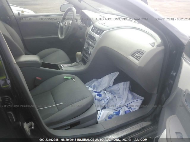 1G1ZC5E11BF313323 - 2011 CHEVROLET MALIBU 1LT შავი ფოტო 5
