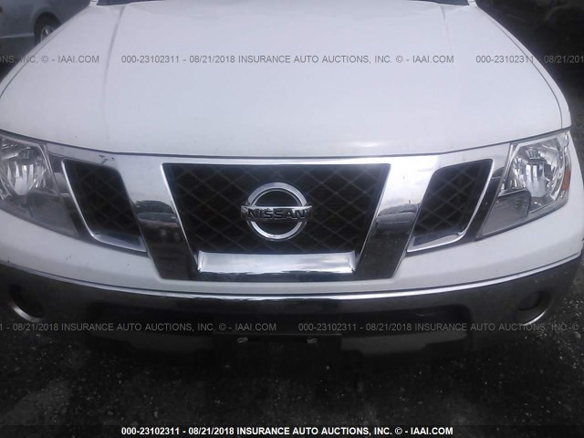 1N6AD0EV6CC432847 - 2012 NISSAN FRONTIER S/SV/SL/PRO-4X WHITE photo 6