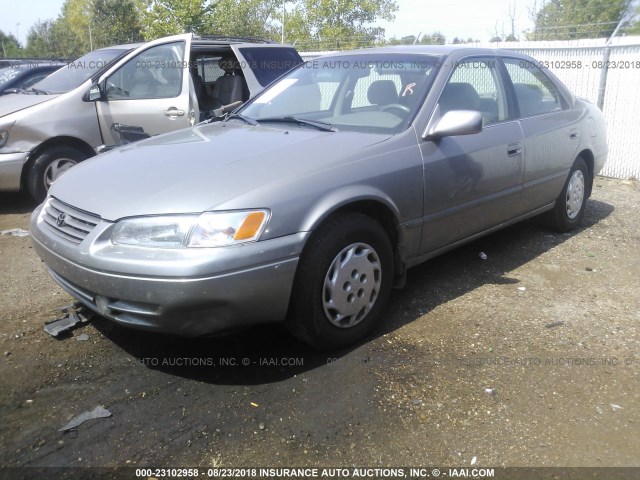4T1BG22K9WU386218 - 1998 TOYOTA CAMRY CE/LE/XLE 灰色 照片 2