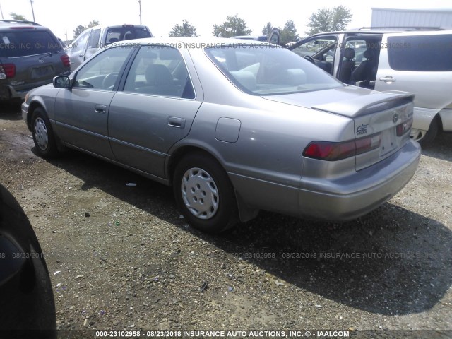 4T1BG22K9WU386218 - 1998 TOYOTA CAMRY CE/LE/XLE 灰色 照片 3