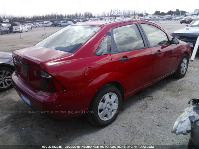 1FAFP34N17W283650 - 2007 FORD FOCUS ZX4/S/SE/SES RED photo 4