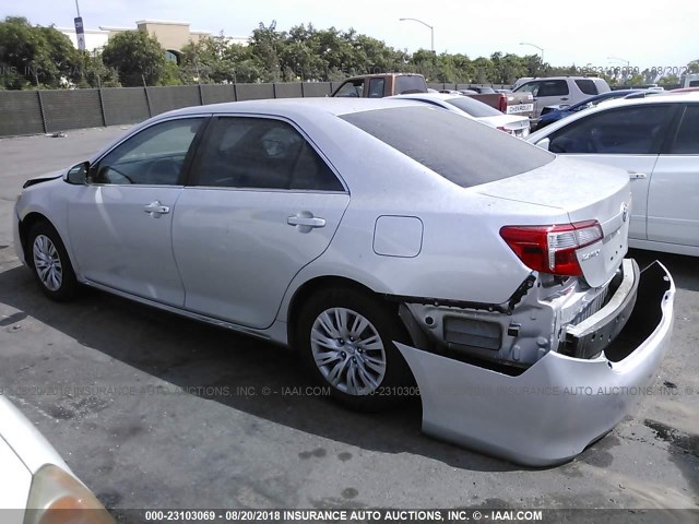 4T4BF1FK5DR317438 - 2013 TOYOTA CAMRY L/SE/LE/XLE SILVER photo 3