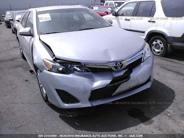 4T4BF1FK5DR317438 - 2013 TOYOTA CAMRY L/SE/LE/XLE ვერცხლისფერი ფოტო 6