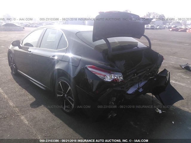 4T1B61HKXJU009796 - 2018 TOYOTA CAMRY XSE BLACK photo 3