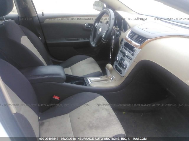 1G1ZC5EB8AF291117 - 2010 CHEVROLET MALIBU 1LT WHITE photo 5