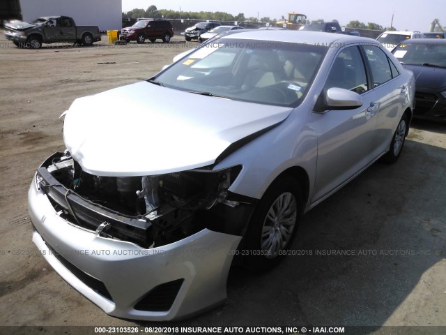 4T4BF1FK2CR202066 - 2012 TOYOTA CAMRY SE/LE/XLE SILVER photo 2