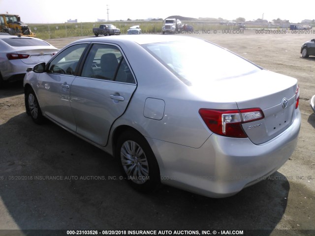 4T4BF1FK2CR202066 - 2012 TOYOTA CAMRY SE/LE/XLE SILVER photo 3