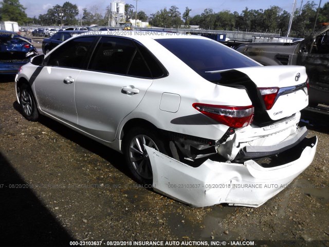 4T1BF1FK4HU319438 - 2017 TOYOTA CAMRY LE/XLE/SE/XSE 白色 照片 3