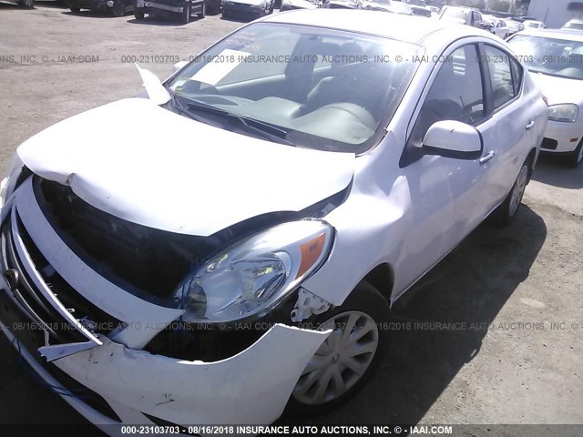 3N1CN7APXCL843104 - 2012 NISSAN VERSA S/SV/SL WHITE photo 2