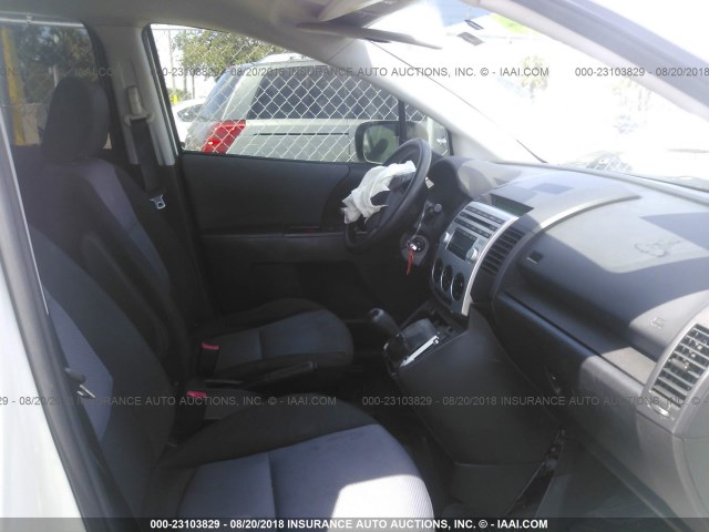 JM1CR293170147563 - 2007 MAZDA 5 WHITE photo 5