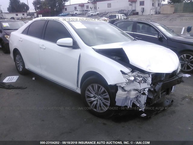 4T1BF1FK7EU406262 - 2014 TOYOTA CAMRY L/SE/LE/XLE 白色 照片 1
