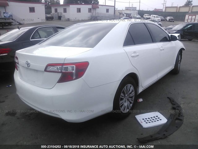 4T1BF1FK7EU406262 - 2014 TOYOTA CAMRY L/SE/LE/XLE 白色 照片 4