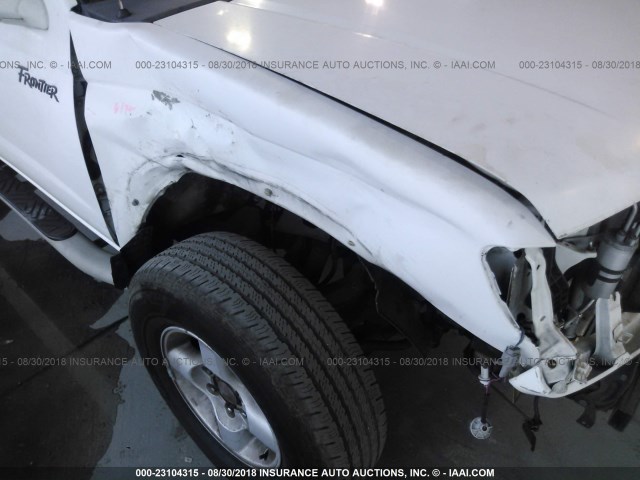 1N6ED27T8YC403009 - 2000 NISSAN FRONTIER CREW CAB XE/CREW CAB SE WHITE photo 6