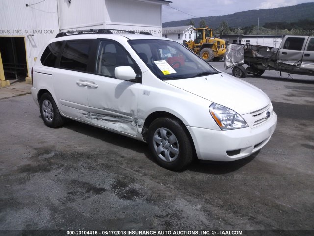 KNDMB133186239931 - 2008 KIA SEDONA WHITE photo 1