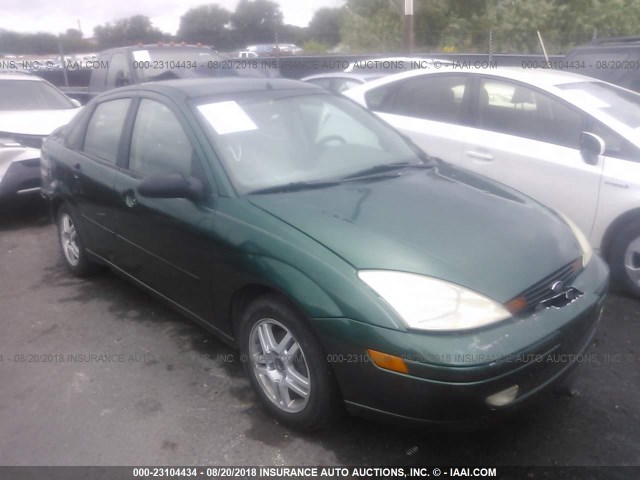 1FAFP3430YW136011 - 2000 FORD FOCUS SE/SE SPORT GREEN photo 1