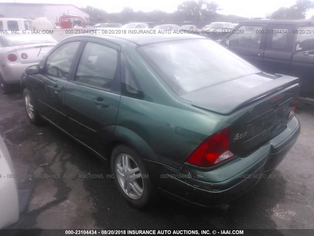 1FAFP3430YW136011 - 2000 FORD FOCUS SE/SE SPORT GREEN photo 3