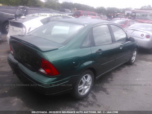 1FAFP3430YW136011 - 2000 FORD FOCUS SE/SE SPORT GREEN photo 4