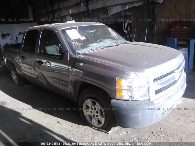 2GCEC13C271526654 - 2007 CHEVROLET SILVERADO C1500 CREW CAB GRAY photo 1