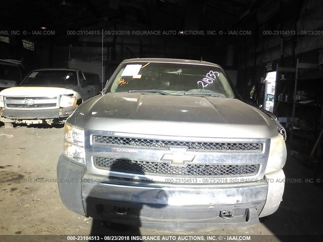 2GCEC13C271526654 - 2007 CHEVROLET SILVERADO C1500 CREW CAB GRAY photo 6