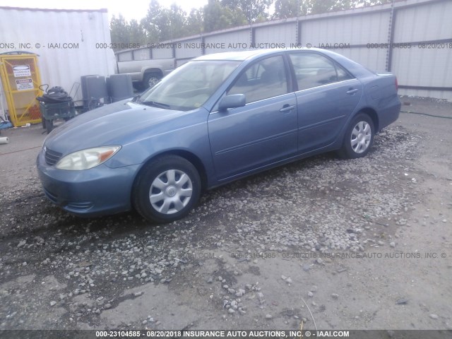 4T1BE32K13U691249 - 2003 TOYOTA CAMRY LE/XLE/SE BLUE photo 2