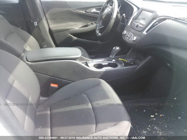 1G1ZB5STXGF259052 - 2016 CHEVROLET MALIBU LS თეთრი ფოტო 5