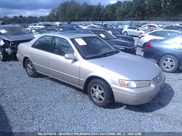 4T1BG22K9VU027532 - 1997 TOYOTA CAMRY CE/LE/XLE 金色 照片 1