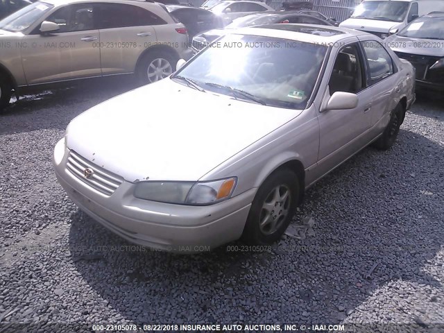 4T1BG22K9VU027532 - 1997 TOYOTA CAMRY CE/LE/XLE 金色 照片 2