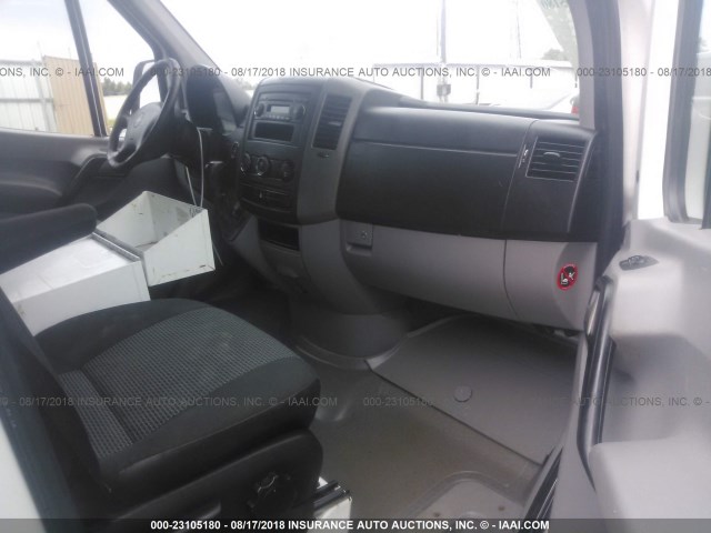 WDYPE7CC8A5470493 - 2010 FREIGHTLINER Sprinter 2500 WHITE photo 5