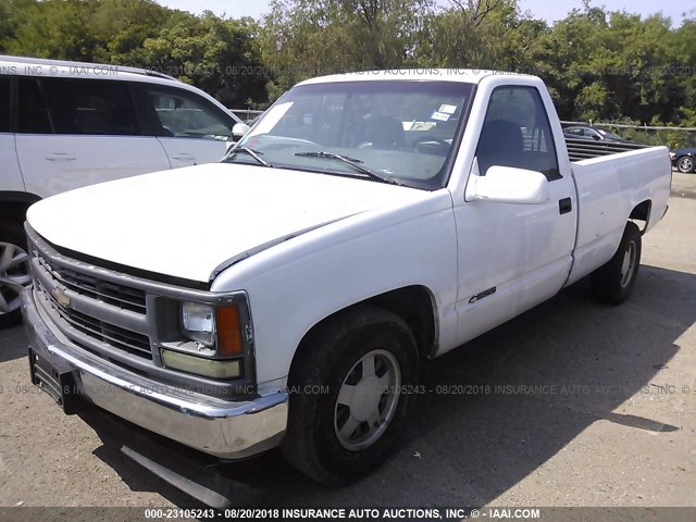 1GCEC14W5VZ145281 - 1997 CHEVROLET GMT-400 C1500 WHITE photo 2