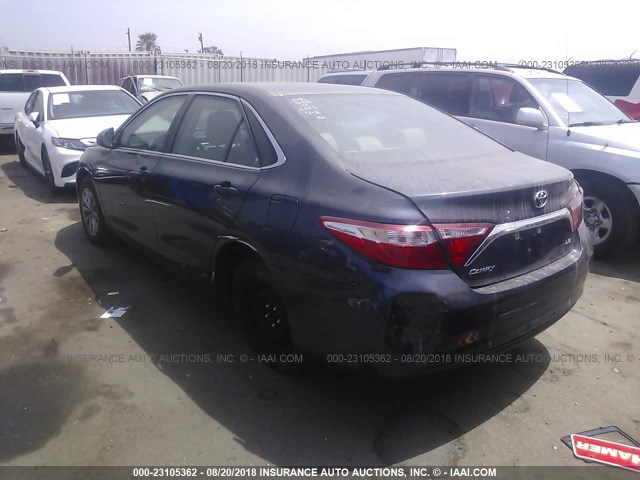 4T4BF1FK0GR558506 - 2016 TOYOTA CAMRY LE/XLE/SE/XSE BLUE photo 3